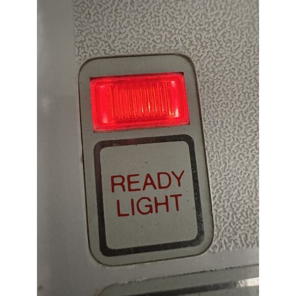 Vintage Oster Gold N' Crispy Belgian Waffle Maker 398E TESTED/ WORKING - Picture 2 of 8